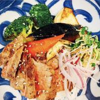 本日のおすすめメニュー「特撰ステーキ丼」＠恵比寿の大人の隠れ家　鉄板焼き バンブーグラッシィ
